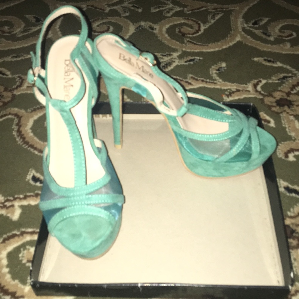 TEAL HEELS BRAND NEW